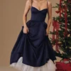 Mademoiselle Midi-Kleid aus marineblauem Satin und Tüll Mademoiselle Midi-Kleid aus marineblauem Satin und Tüll