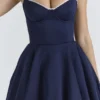 Mademoiselle Midi-Kleid aus marineblauem Satin und Tüll Mademoiselle Midi-Kleid aus marineblauem Satin und Tüll
