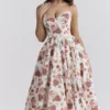 Mademoiselle Midi-Kleid aus Tüll mit italienischem Rosenprint Mademoiselle Midi-Kleid aus Tüll mit italienischem Rosenprint