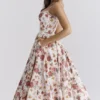 Mademoiselle Midi-Kleid aus Tüll mit italienischem Rosenprint Mademoiselle Midi-Kleid aus Tüll mit italienischem Rosenprint