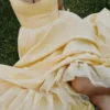 Mademoiselle Sunshine Gelbes Midi-Kleid aus Satintüll Mademoiselle Sunshine Gelbes Midi-Kleid aus Satintüll