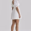 Maisie Weißes Regency-Babydoll-Minikleid mit Broderie Anglaise