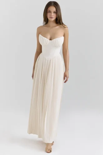 Marcella – Maxikleid aus elfenbeinfarbenem Georgette mit Falten