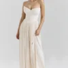 Marcella – Maxikleid aus elfenbeinfarbenem Georgette mit Falten