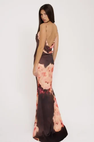 Mariamma Dunkelbraunes Maxikleid aus Satin mit Blumenprint