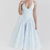 Marilyn Midi-Sommerkleid aus weichem blauem Baumwolltwill mit Neckholder Marilyn Midi-Sommerkleid aus weichem blauem Baumwolltwill mit Neckholder