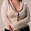 Marla – Strickjacke mit Elfenbeinfarbenen Kaschmir-Einsätzen Marla – Strickjacke mit Elfenbeinfarbenen Kaschmir-Einsätzen