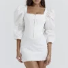 Matilda Weißes Korsetts-Kleid mit Puffärmeln Matilda Weißes Korsetts-Kleid mit Puffärmeln