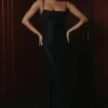 Maxikleid „Calla“ mit schwarzen Perlenverzierungen Maxikleid „Calla“ mit schwarzen Perlenverzierungen