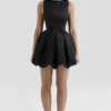 Melika Schwarzes, rückenfreies, besticktes Mini-Puffball-Kleid Melika Schwarzes, rückenfreies, besticktes Mini-Puffball-Kleid