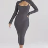 Meliora Midi-Kleid aus anthrazitfarbenem Strick Meliora Midi-Kleid aus anthrazitfarbenem Strick
