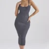 Meliora Midi-Kleid aus anthrazitfarbenem Strick Meliora Midi-Kleid aus anthrazitfarbenem Strick