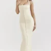 Mia Ecru Neckholder-Maxikleid Mia Ecru Neckholder-Maxikleid