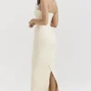 Mia Ecru Neckholder-Maxikleid Mia Ecru Neckholder-Maxikleid