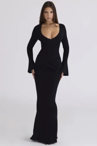 Mila Schwarzes Maxikleid mit Flötenärmeln