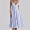 Millie Bluebell Midi-Sommerkleid aus Baumwolle mit Schnürung Millie Bluebell Midi-Sommerkleid aus Baumwolle mit Schnürung