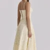 Millie – Midi-Sommerkleid aus Baumwolle mit Riemchen und Zitronenblumenmuster Millie – Midi-Sommerkleid aus Baumwolle mit Riemchen und Zitronenblumenmuster