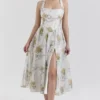 Minerva Midi-Kleid aus Chiffon mit Vintage-Bandprint in zartem Blau Minerva Midi-Kleid aus Chiffon mit Vintage-Bandprint in zartem Blau