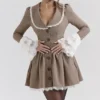 Mini-Kleid mit Puppytooth-Karomuster in Sable Brown Mini-Kleid mit Puppytooth-Karomuster in Sable Brown