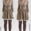 Mini-Kleid mit Puppytooth-Karomuster in Sable Brown Mini-Kleid mit Puppytooth-Karomuster in Sable Brown