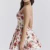 Minimoiselle Mini-Kleid aus Tüll mit italienischem Rosenprint Minimoiselle Mini-Kleid aus Tüll mit italienischem Rosenprint