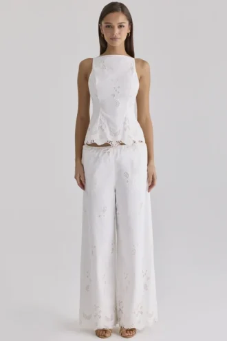 Mirea Weiße Baumwollhose mit Broderie Anglaise und weitem Bein