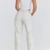 Mistress Rocks Cremefarbene Jeans mit verstaubtem Print und ausgefransten Säumen – Sale