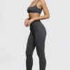 Mitzi Dunkelgraue Leggings aus geripptem Strick Mitzi Dunkelgraue Leggings aus geripptem Strick