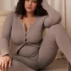 Mitzi Taupe Leggings aus geripptem Strick Mitzi Taupe Leggings aus geripptem Strick