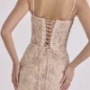 Naima Peach – Handbesticktes Korsetts-Maxikleid – Limited Edition Naima Peach – Handbesticktes Korsetts-Maxikleid – Limited Edition