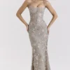 Naima Silberverziertes Korsett-Maxikleid mit Perlenstickerei Naima Silberverziertes Korsett-Maxikleid mit Perlenstickerei