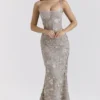 Naima Silberverziertes Korsett-Maxikleid mit Perlenstickerei Naima Silberverziertes Korsett-Maxikleid mit Perlenstickerei