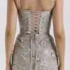 Naima Silberverziertes Korsett-Maxikleid mit Perlenstickerei Naima Silberverziertes Korsett-Maxikleid mit Perlenstickerei