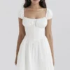 Nala Weißes Baumwoll-Minikleid mit Raffungen