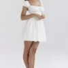 Nala Weißes Baumwoll-Minikleid mit Raffungen
