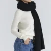 Nara Schwarzer Oversize-Schal aus Wolle mit Struktur