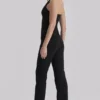 Natalya – Schwarzes Spitzen-Oberteil mit hohem Kragen und abnehmbarem Schleifen