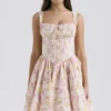 Natassia Minikleid aus Baumwolle mit rosa Wiesenprint Natassia Minikleid aus Baumwolle mit rosa Wiesenprint