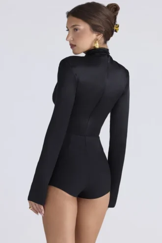 Neneh – Schwarzer Satin-Bodys mit hohem Kragen und langen Ärmeln