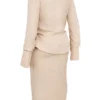 Nevaeh Midi-Kleid mit tiefem Ausschnitt in Mandel Nevaeh Midi-Kleid mit tiefem Ausschnitt in Mandel