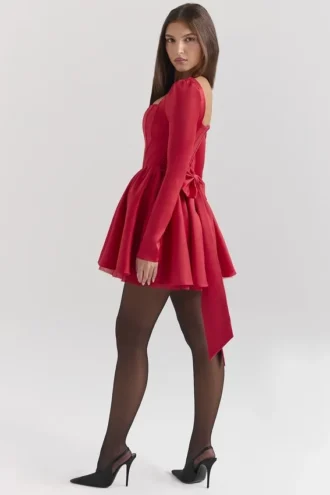 Nina Holly – Rotes Minikleid aus Tüll mit abnehmbarem Schleifen