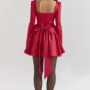 Nina Holly – Rotes Minikleid aus Tüll mit abnehmbarem Schleifen Nina Holly – Rotes Minikleid aus Tüll mit abnehmbarem Schleifen