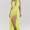 Olessia Acid Lime Rückenfreies Neckholder-Maxikleid Olessia Acid Lime Rückenfreies Neckholder-Maxikleid
