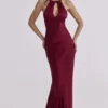 Oliviana Weinrotes Satin-Maxikleid mit Neckholder Oliviana Weinrotes Satin-Maxikleid mit Neckholder