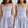 Ophelia – Blaues Minikleid aus Baumwolle mit Blumenprint und Pumphosen