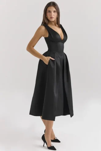 Paloma – Midi-Kleid aus schwarzem Satin mit gedrehten Trägern