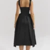 Paloma – Midi-Kleid aus schwarzem Satin mit gedrehten Trägern Paloma – Midi-Kleid aus schwarzem Satin mit gedrehten Trägern