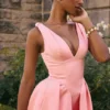 Paloma Pfirsichfarbenes Midikleid aus Satin mit Falten Paloma Pfirsichfarbenes Midikleid aus Satin mit Falten