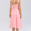 Paloma Pfirsichfarbenes Midikleid aus Satin mit Falten Paloma Pfirsichfarbenes Midikleid aus Satin mit Falten