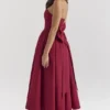 Pandora Berry trägerloses Midi-Kleid mit abnehmbarem Schleifen Pandora Berry trägerloses Midi-Kleid mit abnehmbarem Schleifen